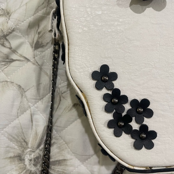 Mary Frances White and Red Floral Crossbody Bag - Picture 5 of 9